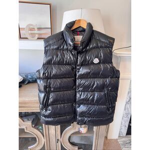 Moncler Quilted Goose Down Puffer Vest in Black Size 4 / XL